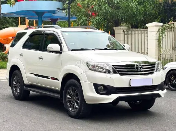 Toyota Fortuner 2.7V TRD 4x4 2015 - Phiên bản cao cấp 2 cầu full option