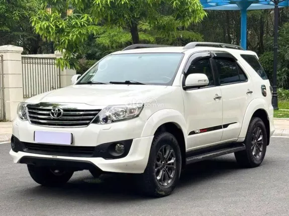 Toyota Fortuner 2.7V TRD 4x4 2015 - Phiên bản cao cấp 2 cầu full option