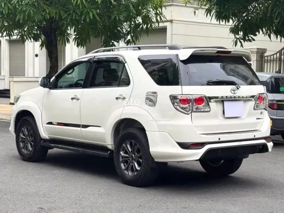 Toyota Fortuner 2.7V TRD 4x4 2015 - Phiên bản cao cấp 2 cầu full option