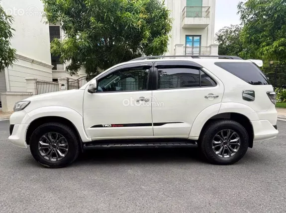 Toyota Fortuner 2.7V TRD 4x4 2015 - Phiên bản cao cấp 2 cầu full option