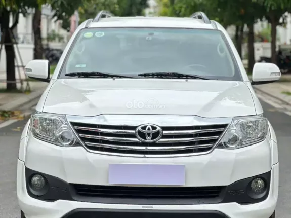 Toyota Fortuner 2.7V TRD 4x2 2014 - SUV 7 chỗ thể thao mạnh mẽ, bền bỉ