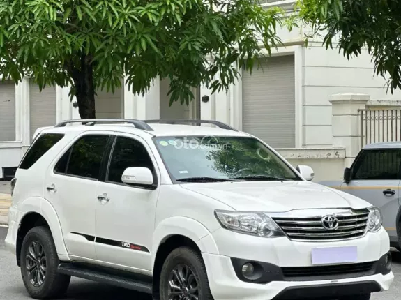 Toyota Fortuner 2.7V TRD 4x2 2014 - SUV 7 chỗ thể thao mạnh mẽ, bền bỉ