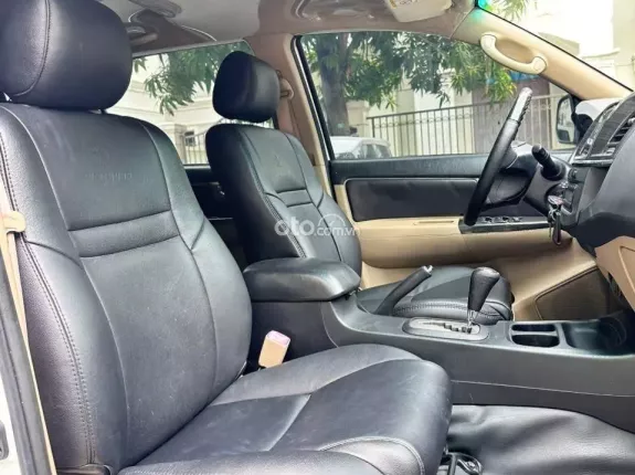 Toyota Fortuner 2.7V TRD 4x2 2014 - SUV 7 chỗ thể thao mạnh mẽ, bền bỉ