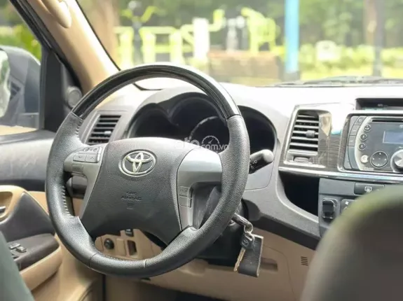 Toyota Fortuner 2.7V TRD 4x2 2014 - SUV 7 chỗ thể thao mạnh mẽ, bền bỉ