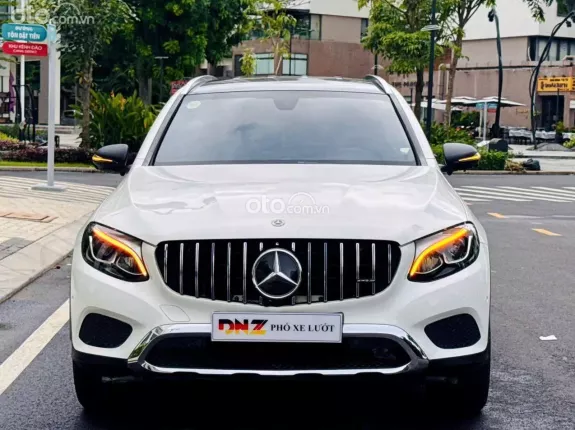 Mercedes-Benz GLC 200 V1 2019 - Trắng Ngọc Trinh bao đẹp