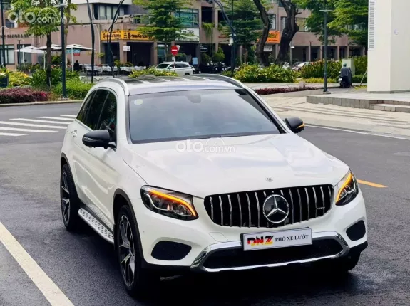 Mercedes-Benz GLC 200 V1 2019 - Trắng Ngọc Trinh bao đẹp