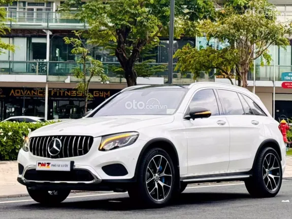 Mercedes-Benz GLC 200 V1 2019 - Trắng Ngọc Trinh bao đẹp