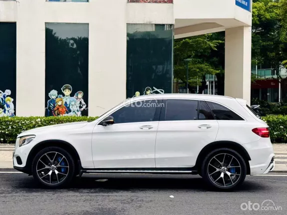 Mercedes-Benz GLC 200 V1 2019 - Trắng Ngọc Trinh bao đẹp