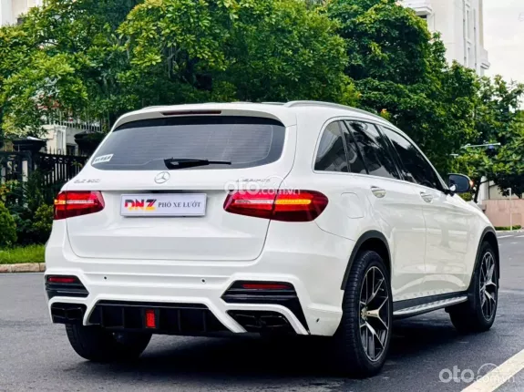 Mercedes-Benz GLC 200 V1 2019 - Trắng Ngọc Trinh bao đẹp