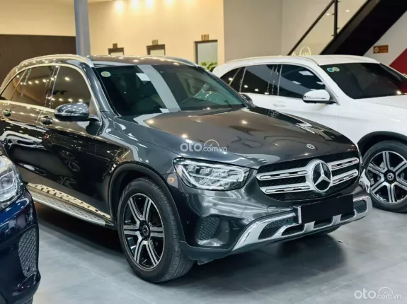 Mercedes-Benz GLC 200 4Matic 2021 - Xe trang bị full option, giá tốt sang tên ngay