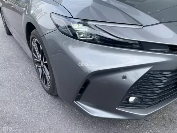 Toyota Camry 2.0Q 2025 - Xe siêu lướt