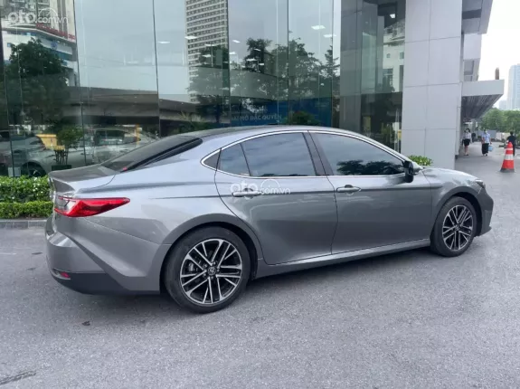 Toyota Camry 2.0Q 2025 - Xe siêu lướt