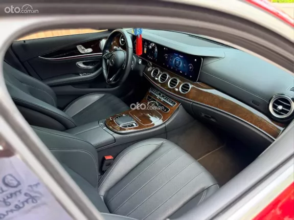 Mercedes-Benz E200 Exclusive V1 2022 - E200 Exclusiver 2022 V1