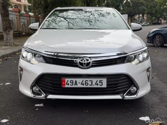 Toyota Camry 2.0E 2018 - Hàng hiếm