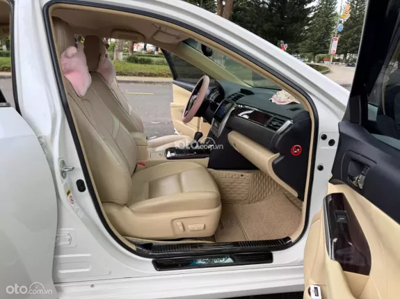 Toyota Camry 2.0E 2018 - Hàng hiếm