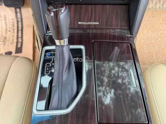 Toyota Camry 2.0E 2018 - Hàng hiếm