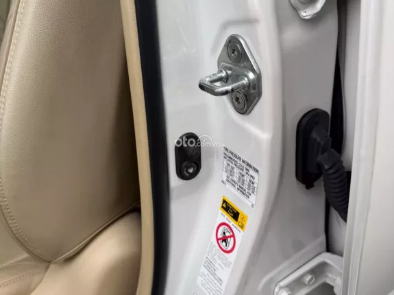 Toyota Camry 2.0E 2018 - Hàng hiếm
