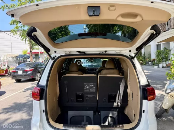 Kia Sedona 2.2 DAT 2018 - Kia Sedona 2.2L máy dầu sản xuất cuối 2018, phom mới 2019 bản cao cấp Full option