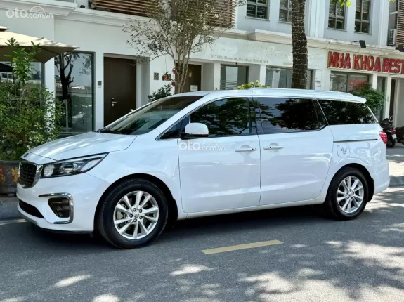 Kia Sedona 2.2 DAT 2018 - Kia Sedona 2.2L máy dầu sản xuất cuối 2018, phom mới 2019 bản cao cấp Full option