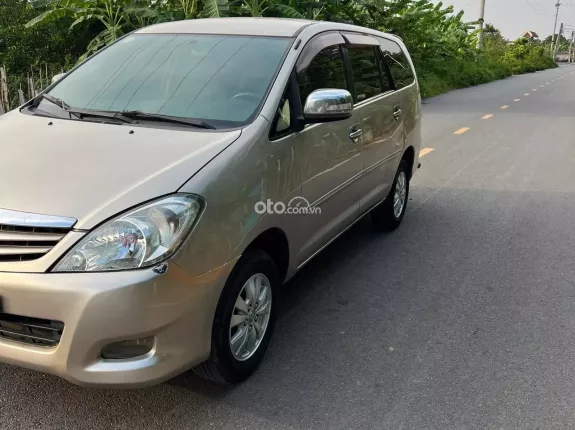 Toyota Innova 2.0G 2010 - Xe đẹp chất, Mọi chức năng còn tốt. Giá rẻ, nhiều chỗ. Alo 0974924256 - 0976488024