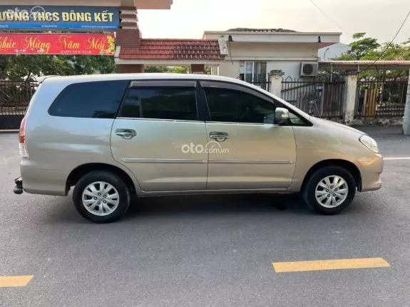 Toyota Innova 2.0G 2010 - Xe đẹp chất, Mọi chức năng còn tốt. Giá rẻ, nhiều chỗ. Alo 0974924256 - 0976488024