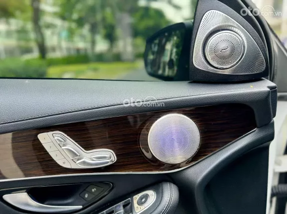 Mercedes-Benz GLC 200 2018 - Trắng Ngọc Trinh - ĐỘ FULL Option