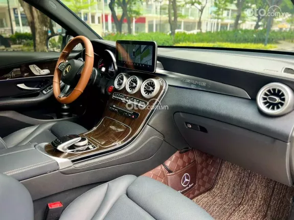 Mercedes-Benz GLC 200 2018 - Trắng Ngọc Trinh - ĐỘ FULL Option