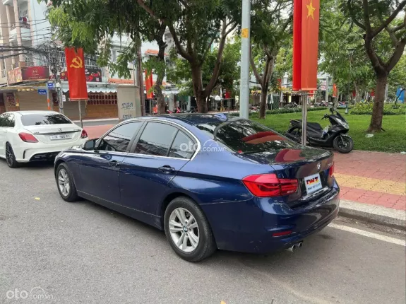 BMW 320i Sport Line 2017 - Xanh Kem giá tốt giao ngay