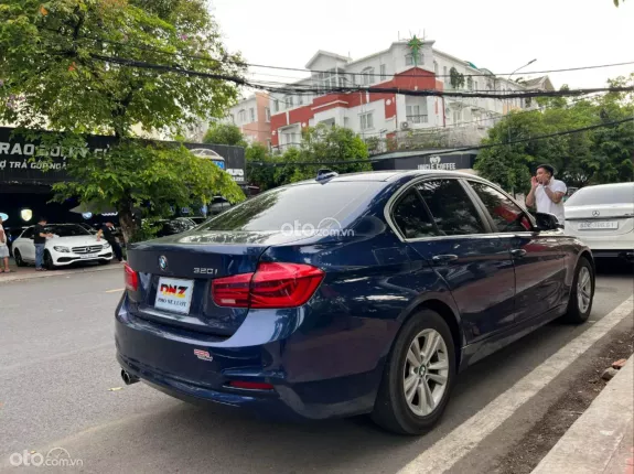 BMW 320i Sport Line 2017 - Xanh Kem giá tốt giao ngay