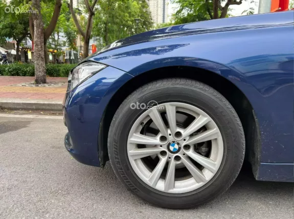 BMW 320i Sport Line 2017 - Xanh Kem giá tốt giao ngay