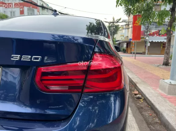 BMW 320i Sport Line 2017 - Xanh Kem giá tốt giao ngay