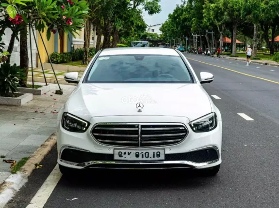Mercedes-Benz E200 Exclusive V1 2023 - Siêu lướt 5000 km