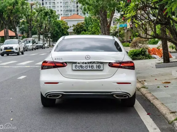 Mercedes-Benz E200 Exclusive V1 2023 - Siêu lướt 5000 km