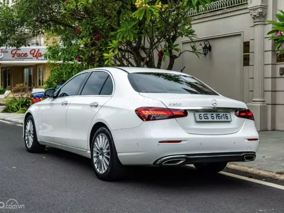 Mercedes-Benz E200 Exclusive V1 2023 - Siêu lướt 5000 km