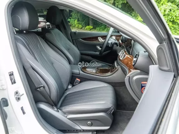 Mercedes-Benz E200 Exclusive V1 2023 - Siêu lướt 5000 km