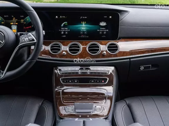 Mercedes-Benz E200 Exclusive V1 2023 - Siêu lướt 5000 km