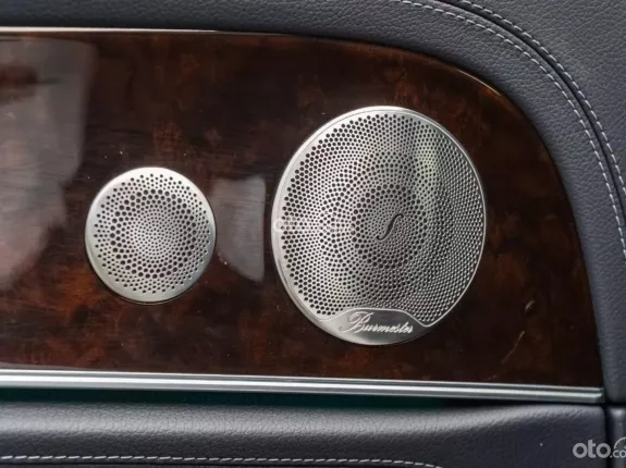 Mercedes-Benz E200 Exclusive V1 2023 - Siêu lướt 5000 km
