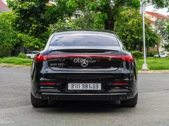 Mercedes-Benz EQS 580 4Matic 2023 - Xe đen nội thất kem, siêu lướt