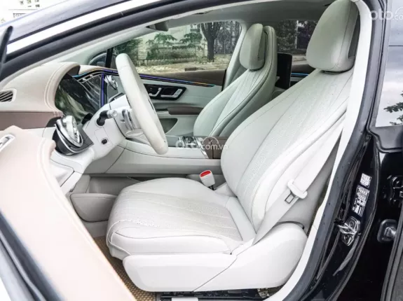 Mercedes-Benz EQS 580 4Matic 2023 - Xe đen nội thất kem, siêu lướt