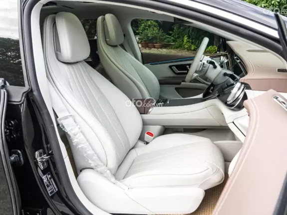 Mercedes-Benz EQS 580 4Matic 2023 - Xe đen nội thất kem, siêu lướt