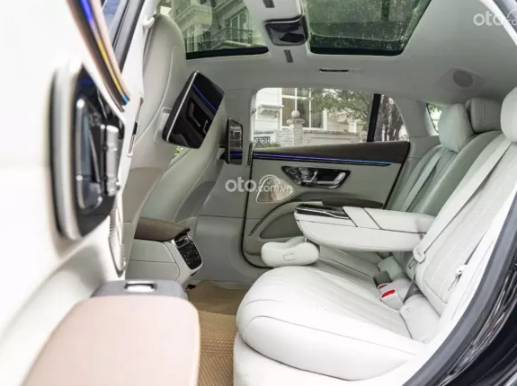Mercedes-Benz EQS 580 4Matic 2023 - Xe đen nội thất kem, siêu lướt