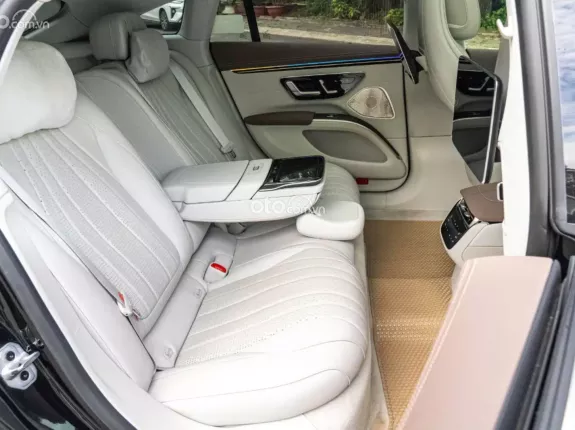 Mercedes-Benz EQS 580 4Matic 2023 - Xe đen nội thất kem, siêu lướt