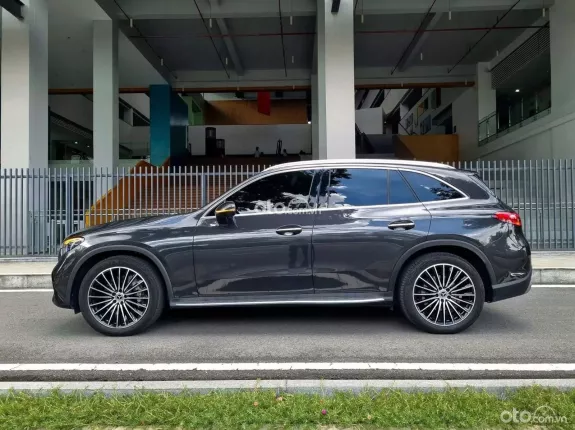 Mercedes-Benz GLC 300 4Matic V1 2024 - Xám 13000km