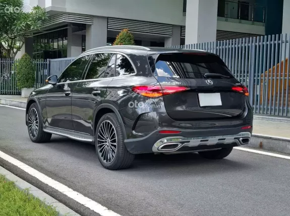 Mercedes-Benz GLC 300 4Matic V1 2024 - Xám 13000km