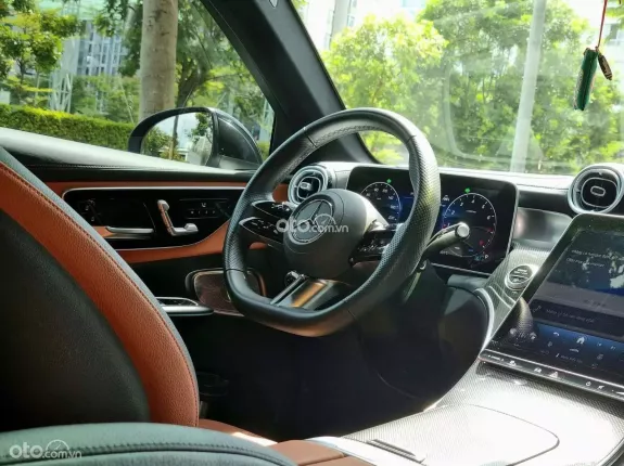 Mercedes-Benz GLC 300 4Matic V1 2024 - Xám 13000km