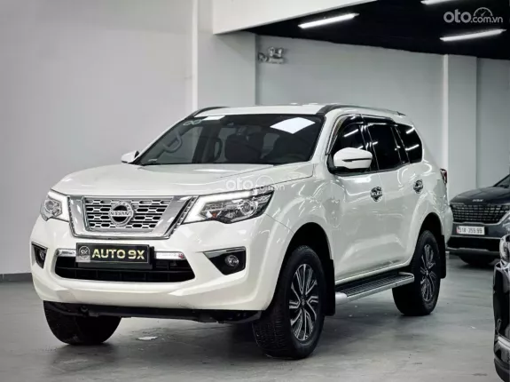 Nissan Terra 2.5L V 4WD 7AT 2019 - Xe gia đình sử dụng cực ít