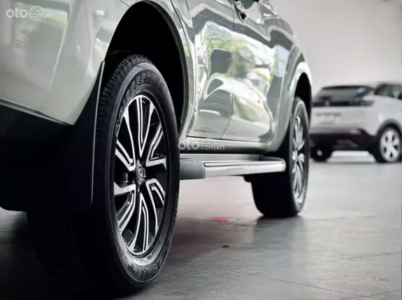 Nissan Terra 2.5L V 4WD 7AT 2019 - Xe gia đình sử dụng cực ít