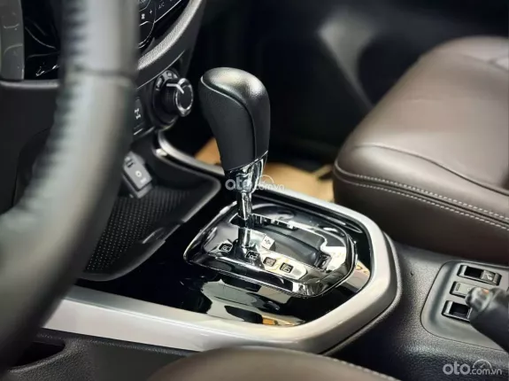 Nissan Terra 2.5L V 4WD 7AT 2019 - Xe gia đình sử dụng cực ít