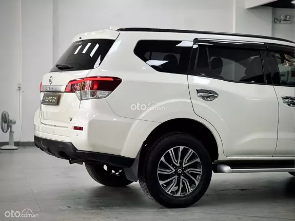 Nissan Terra 2.5L V 4WD 7AT 2019 - Xe gia đình sử dụng cực ít