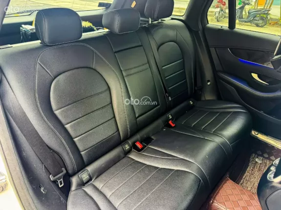 Mercedes-Benz GLC 200 4Matic 2019 - Option gần 300 triệu